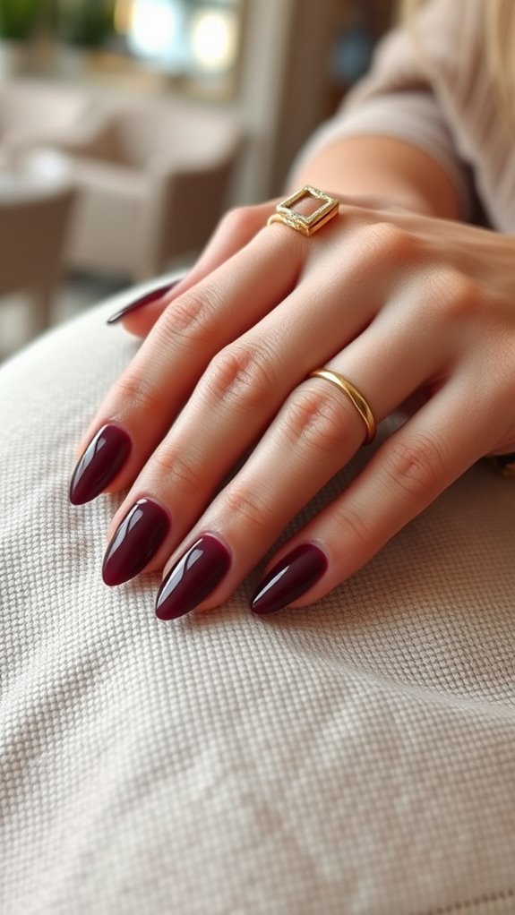 Almond_Nails_for_Sleek_Sophistication_0004.jpg